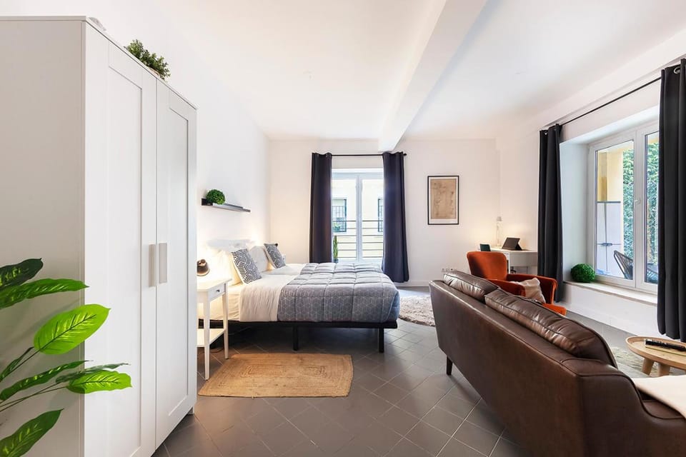 Bed, Living room, Photo of the whole room, Bedroom