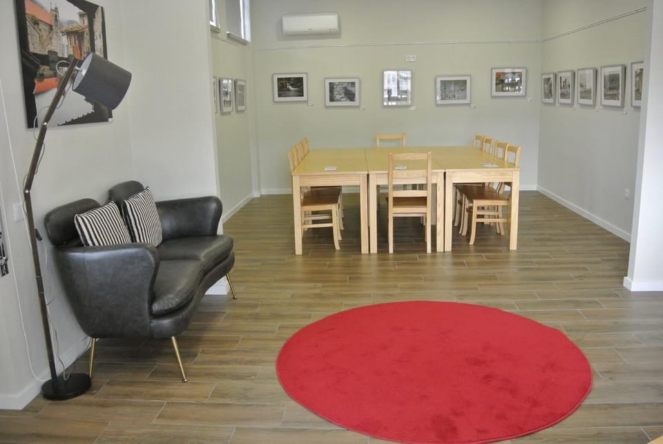 Communal lounge/ TV room, Seating area