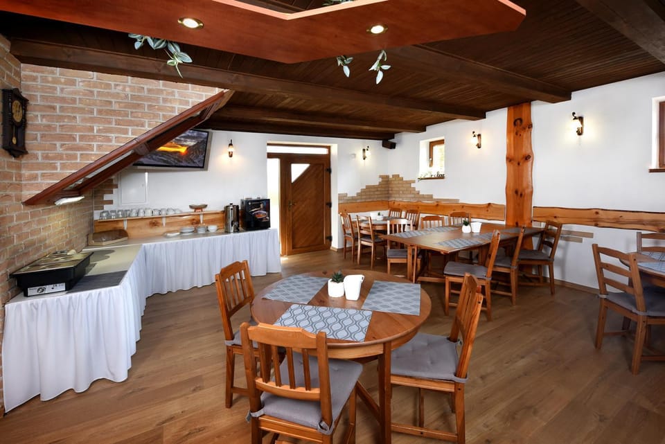Communal lounge/ TV room, Communal kitchen, Buffet breakfast