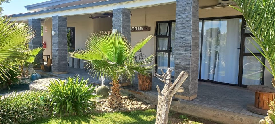 Property building, Property building, Facade/entrance, Day