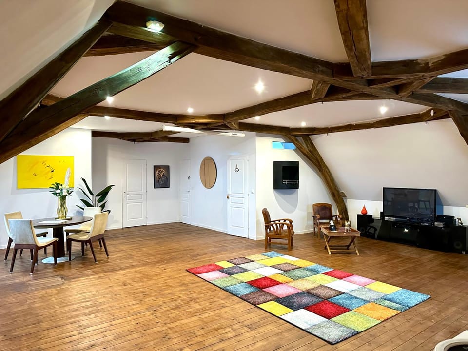 Living room, Seating area, Bedroom, Meeting/conference room