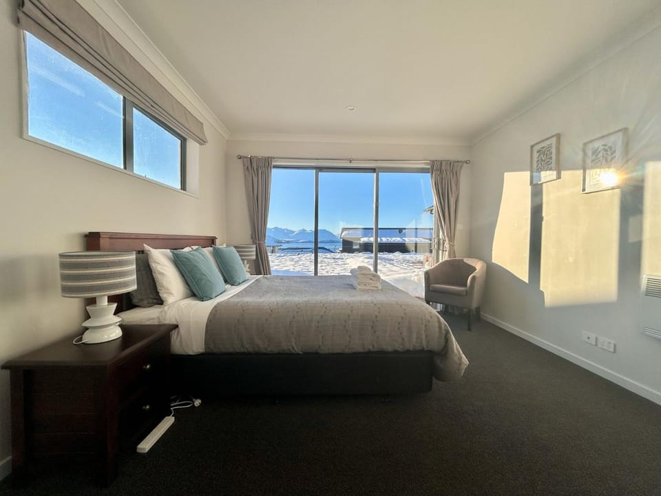 Bed, View (from property/room), Bedroom