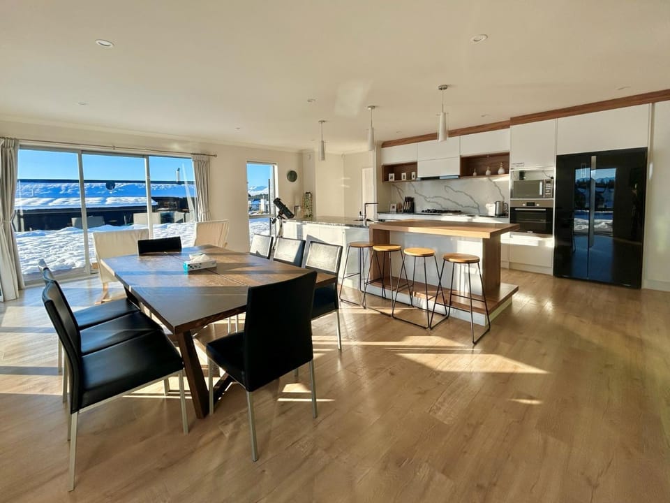 View (from property/room), Dining area, kitchen