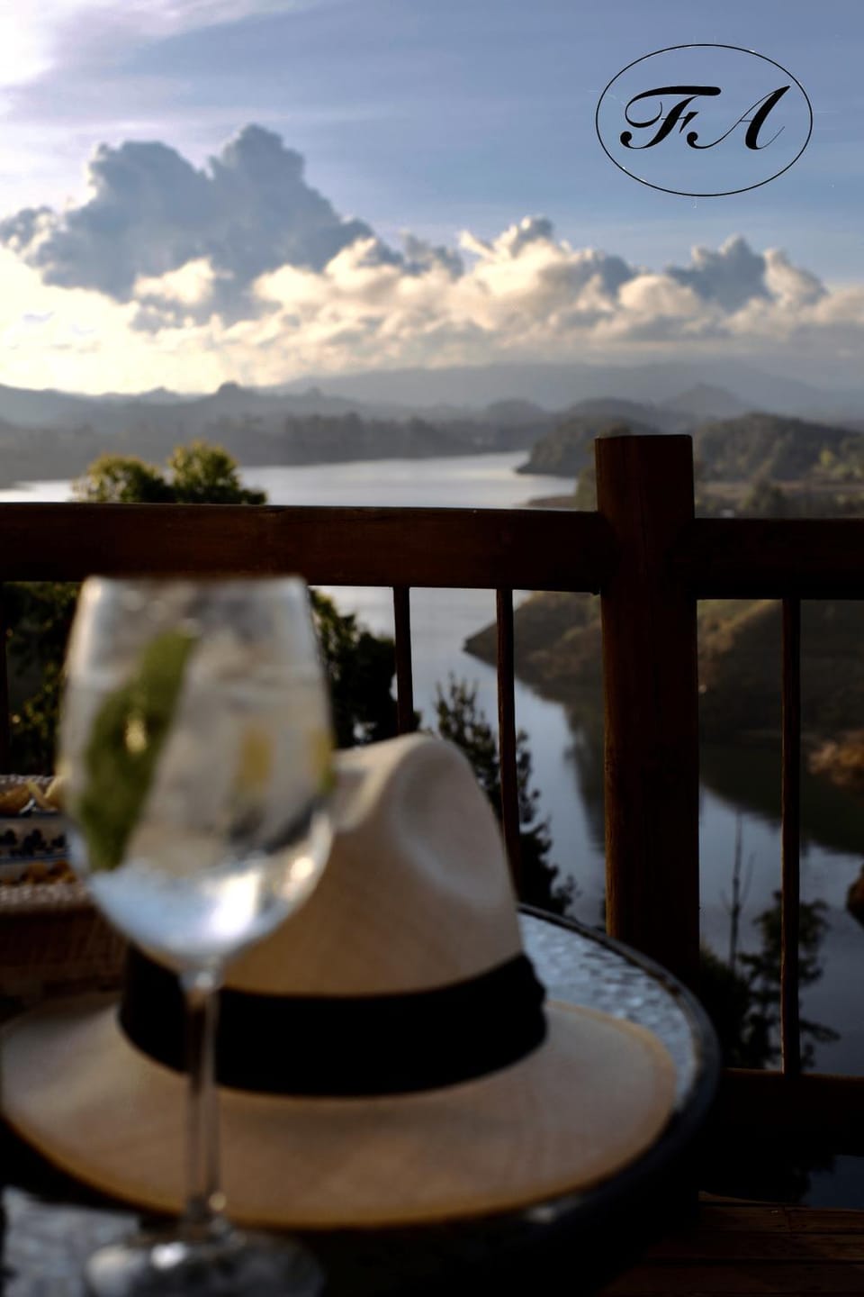 Balcony/Terrace, Seating area, Lake view, Landmark view, Mountain view