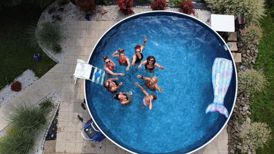 Pool view, Swimming pool, group of guests
