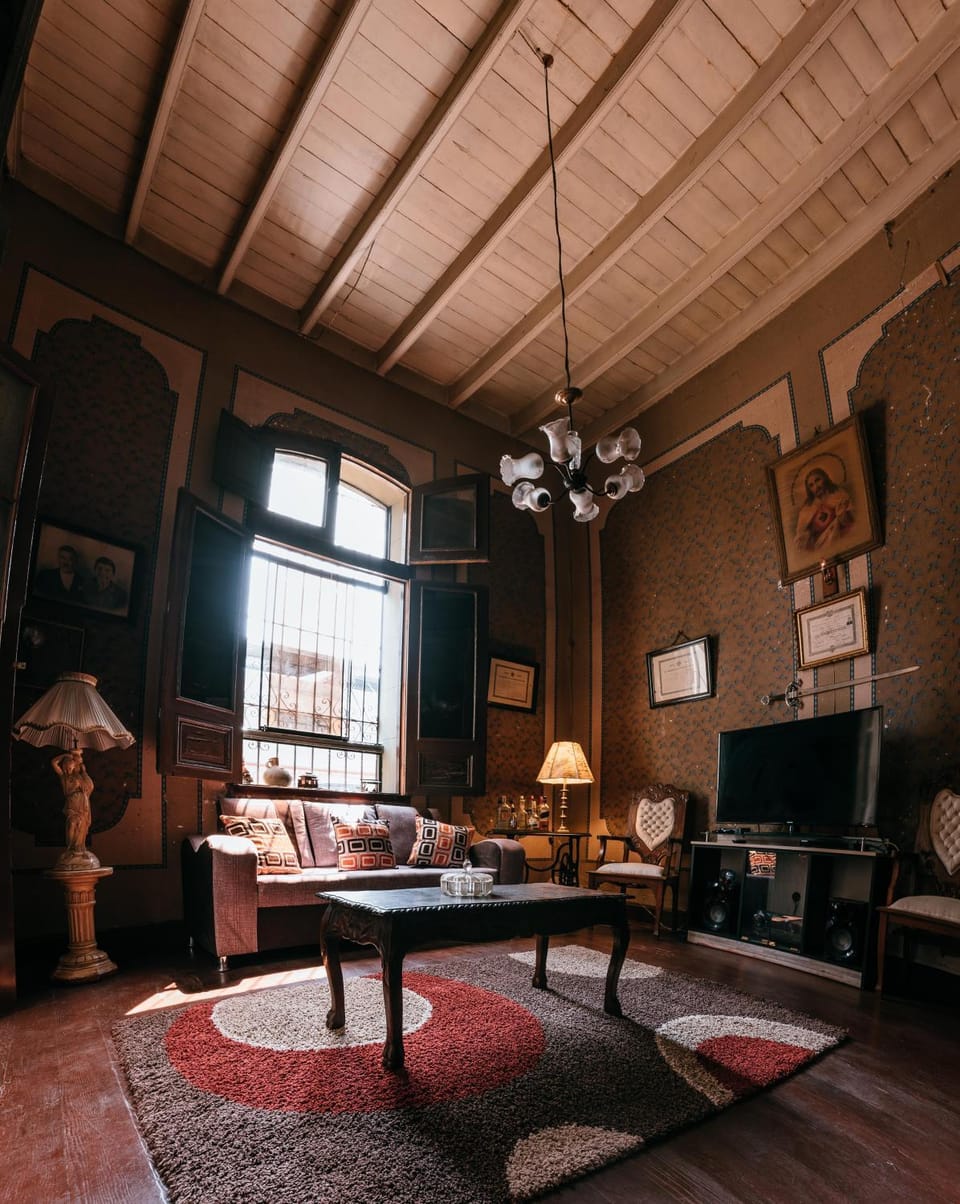 Communal lounge/ TV room