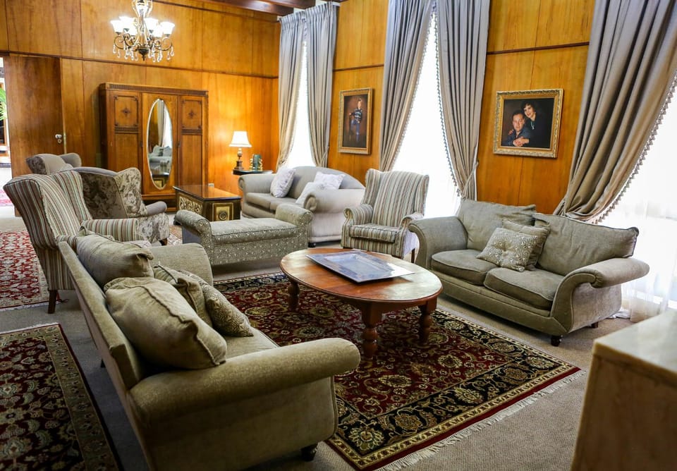 Communal lounge/ TV room