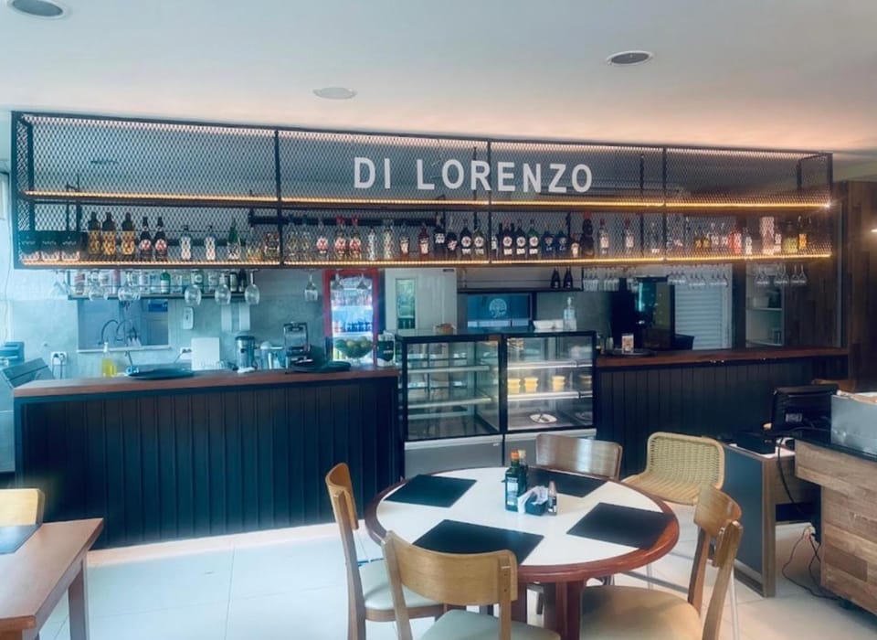Restaurant/places to eat, Food and drinks