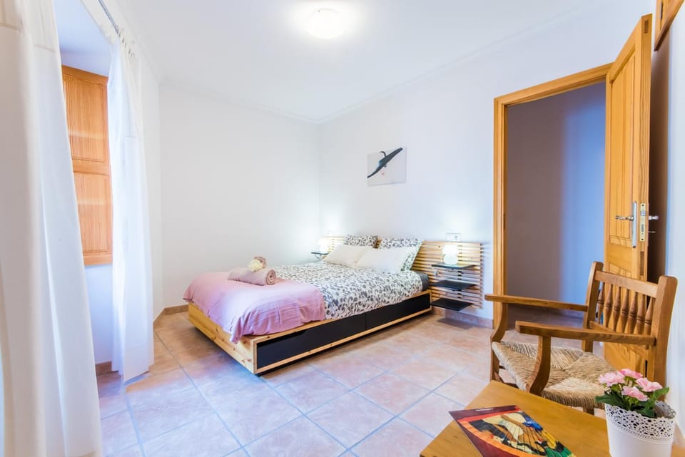 Bed, Bedroom