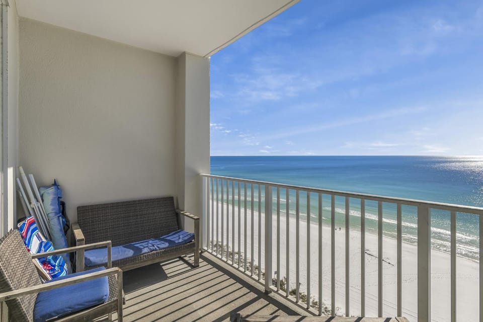 Patio, View (from property/room), Balcony/Terrace, Beach, Sea view