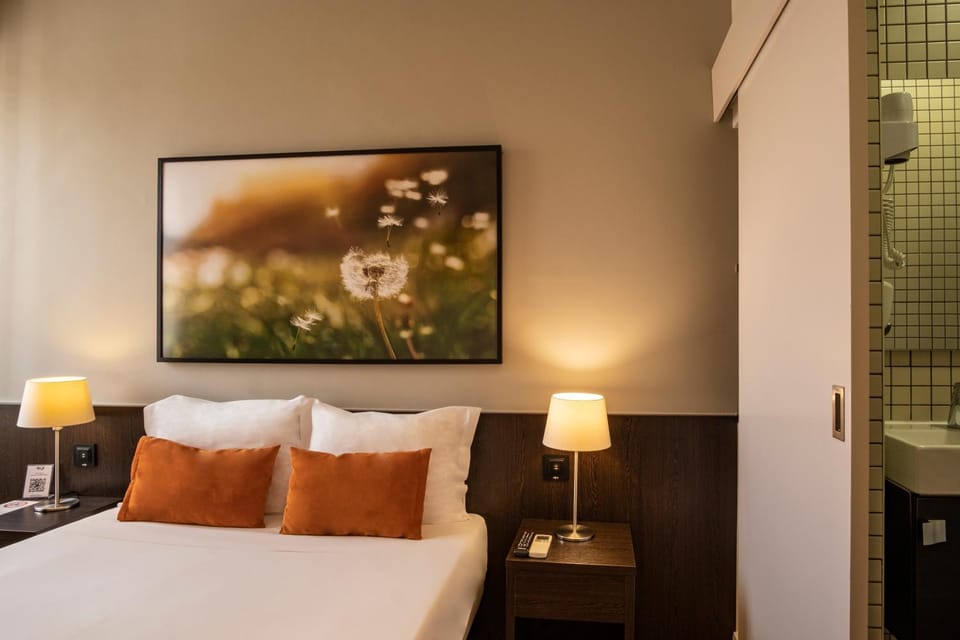 Bed, Bathroom, Bedroom