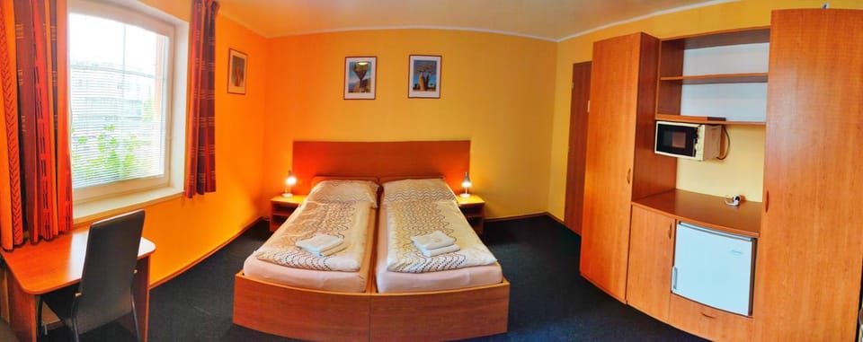 Penzion a wellness U Dubu Bed and Breakfast in Czechia
