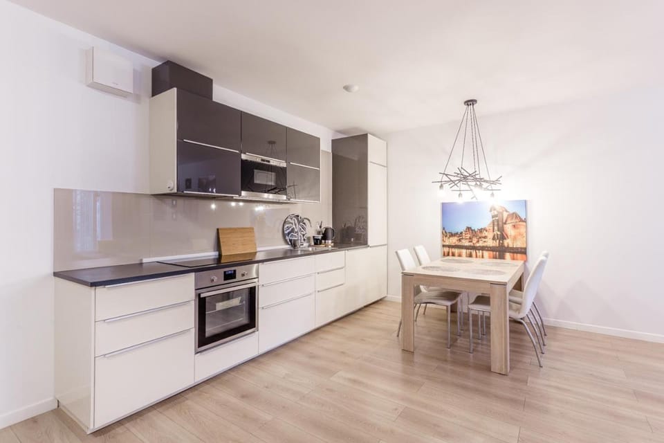 ApartMate Spacious Apartment with balcony OldTown for 6 people Apartment in Gdansk