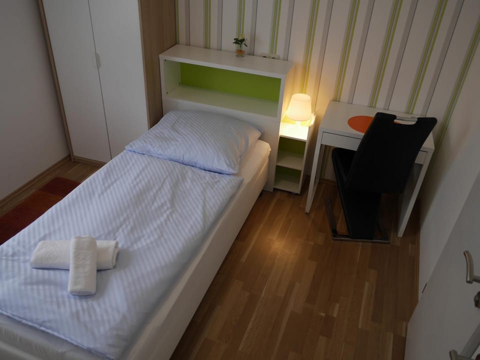 Bed, Photo of the whole room