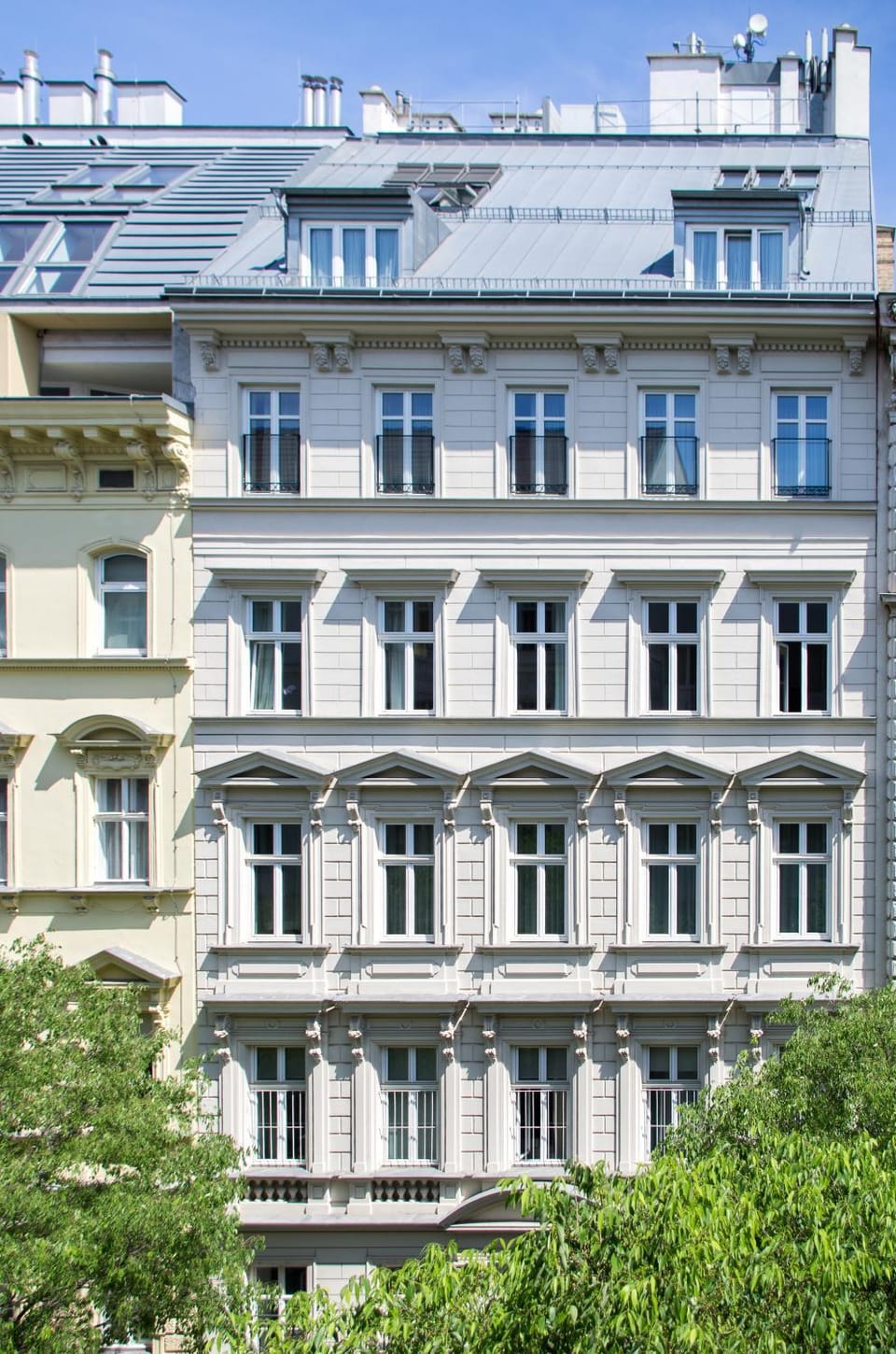 Facade/entrance