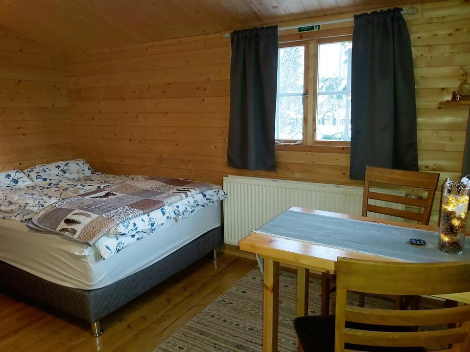 Bed, Dining area