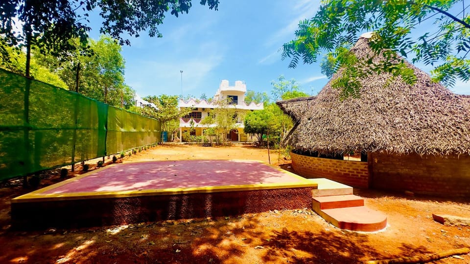 Area and facilities, Area and facilities, Entertainment, Entertainment