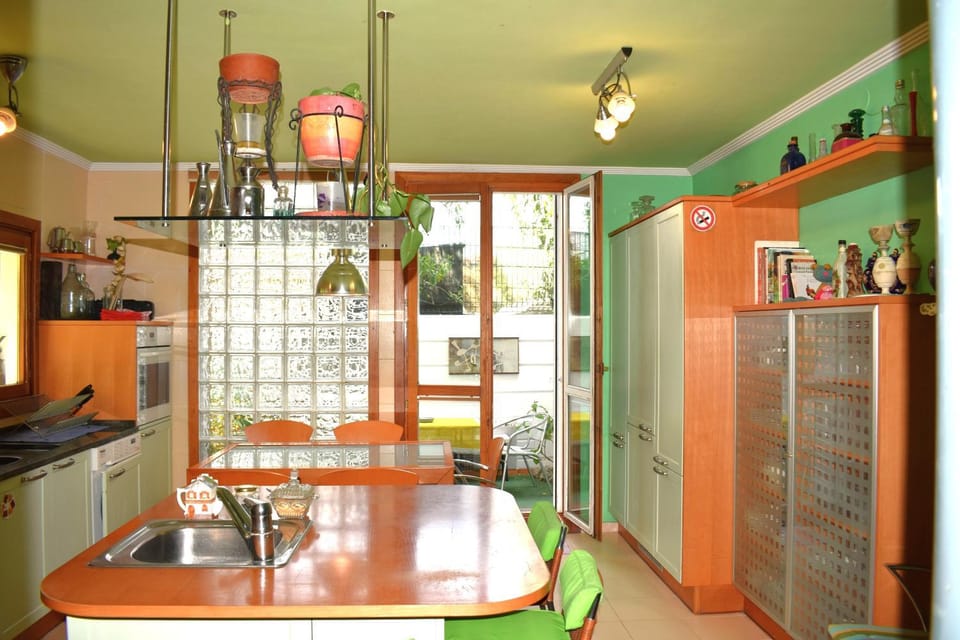 Kitchen or kitchenette, kitchen