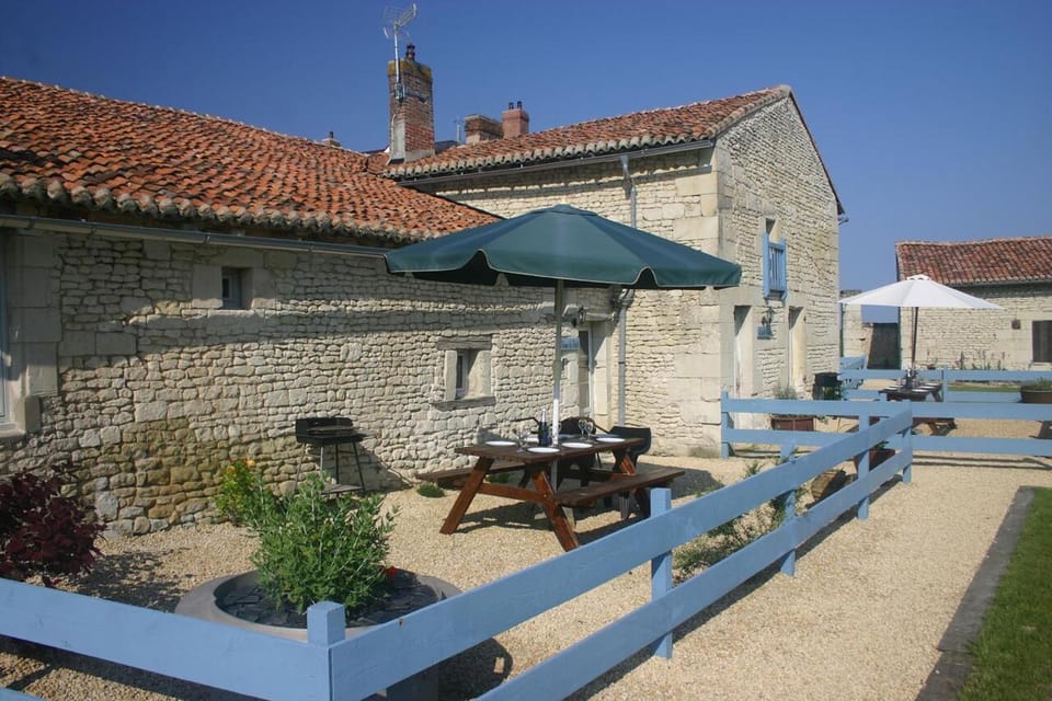 Patio, Facade/entrance, BBQ facilities