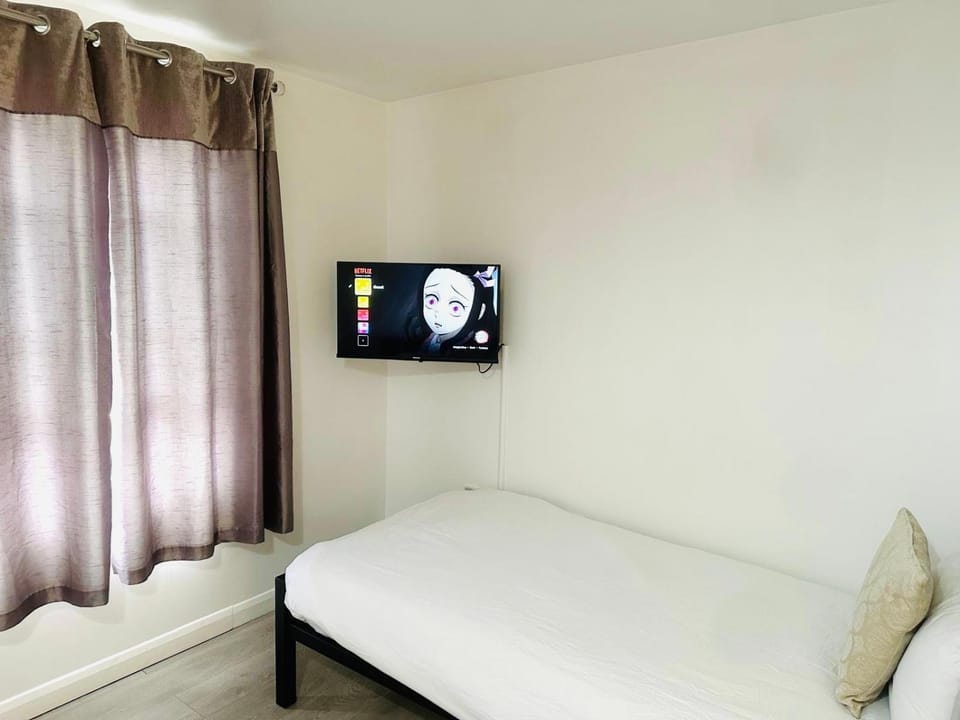 Westferry Bed and Breakfast in London