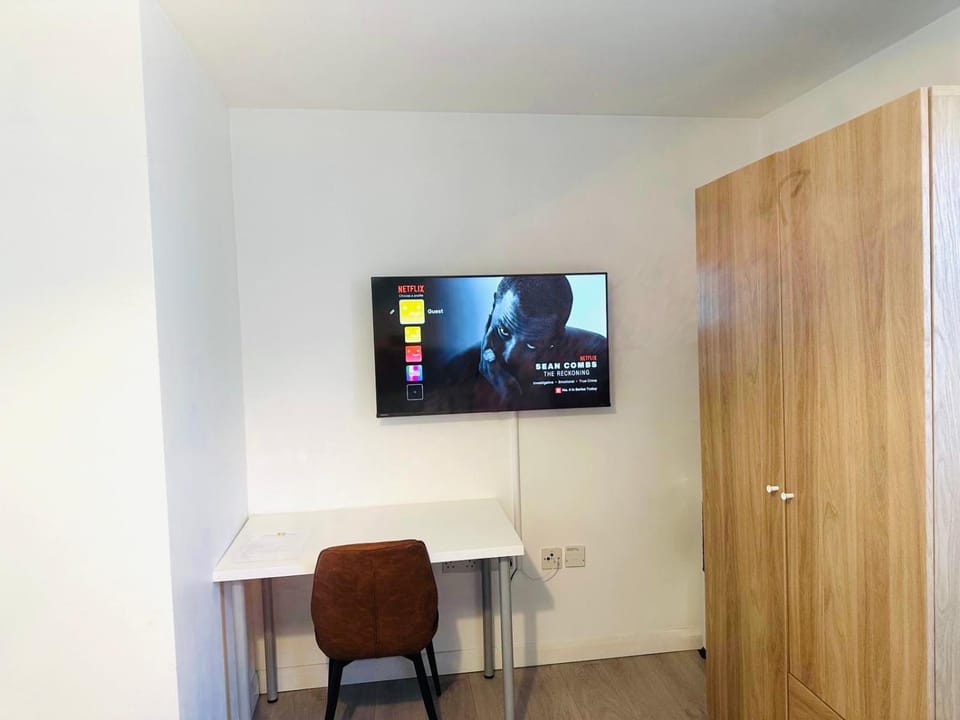 Westferry Bed and Breakfast in London