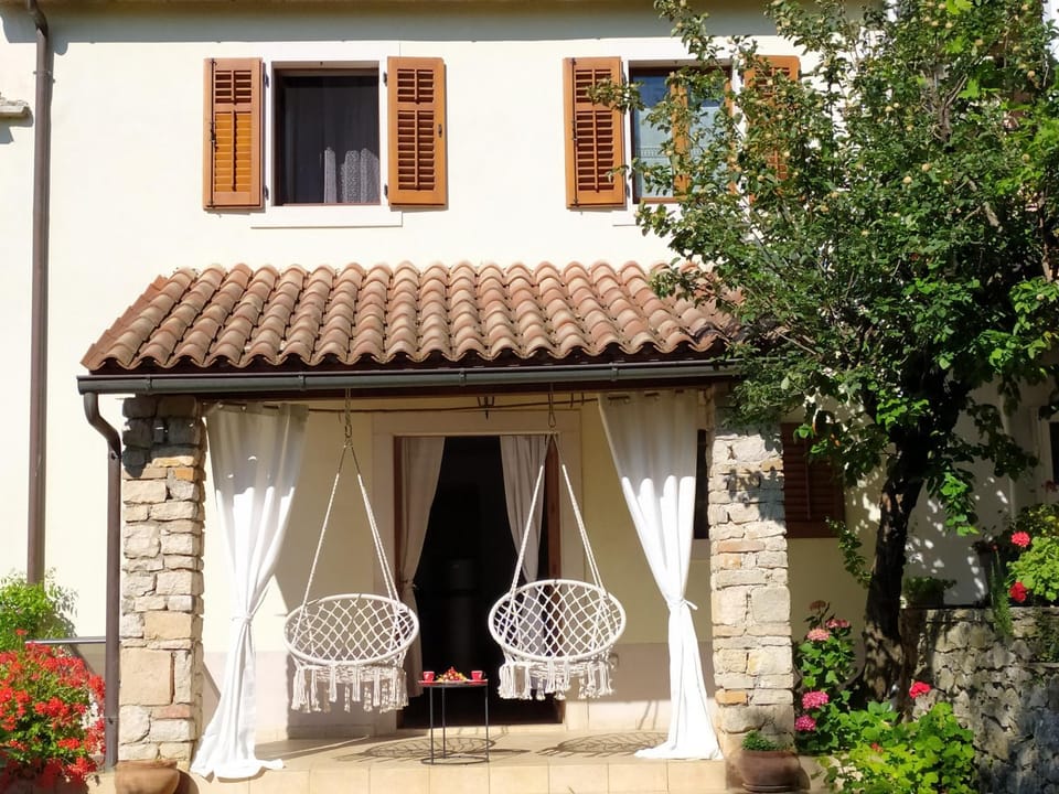 Balcony/Terrace, Garden view