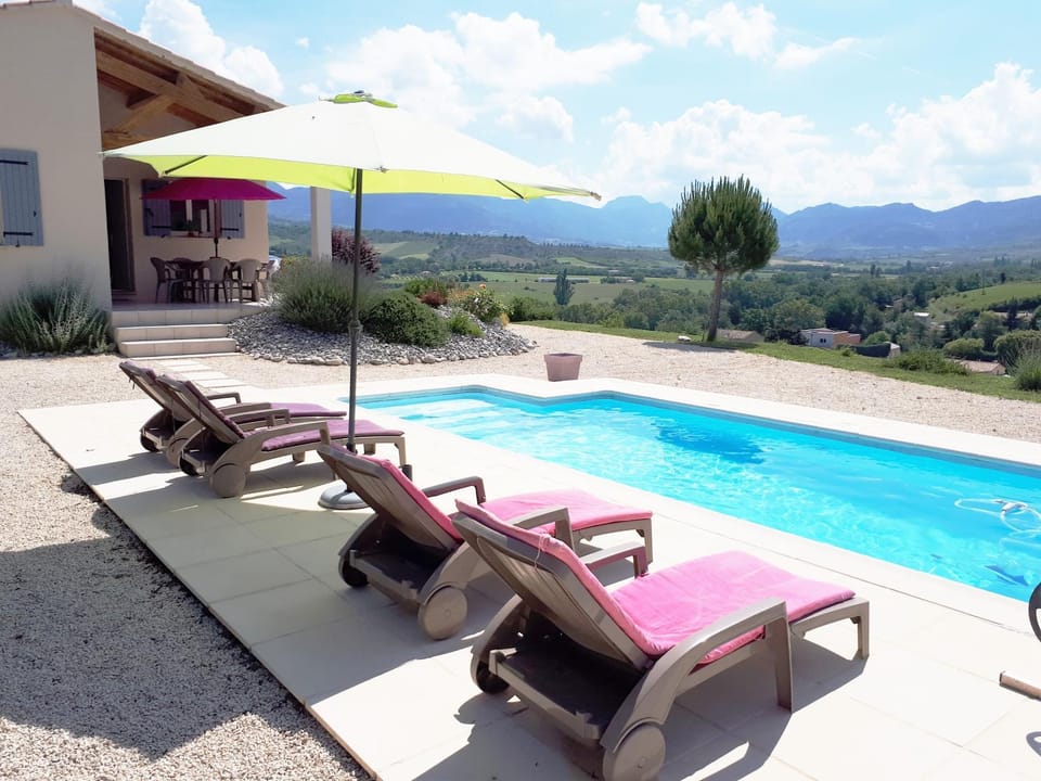 LES HAUTS DE JALLIA Villa in Provence