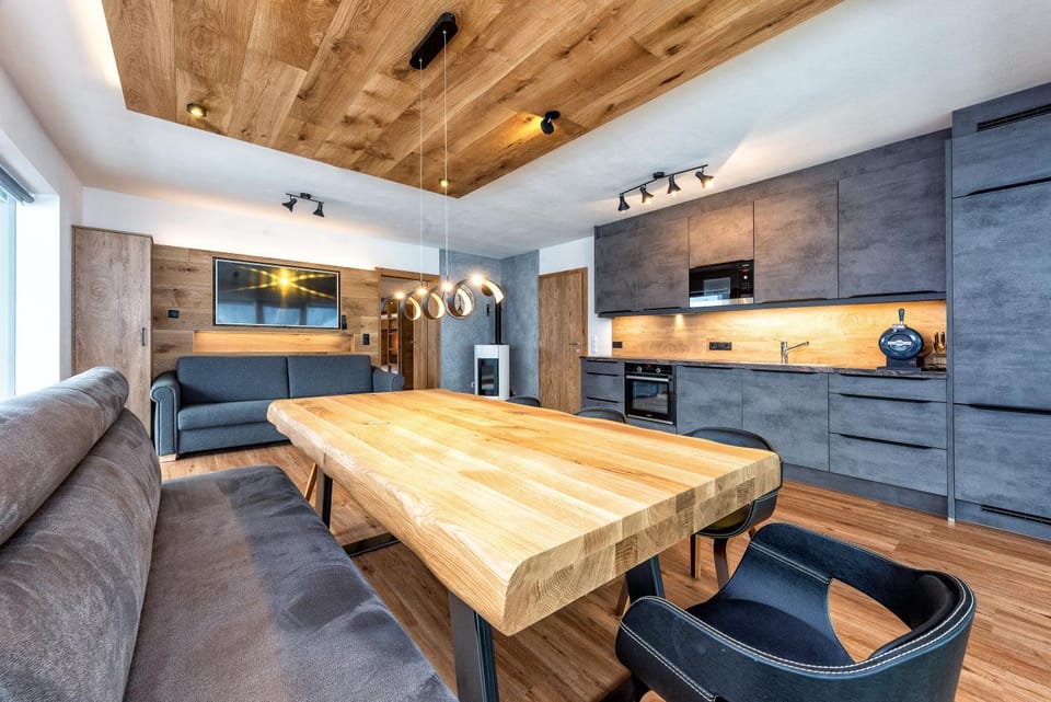 Kitchen or kitchenette, Photo of the whole room, Decorative detail, Seating area, Dining area