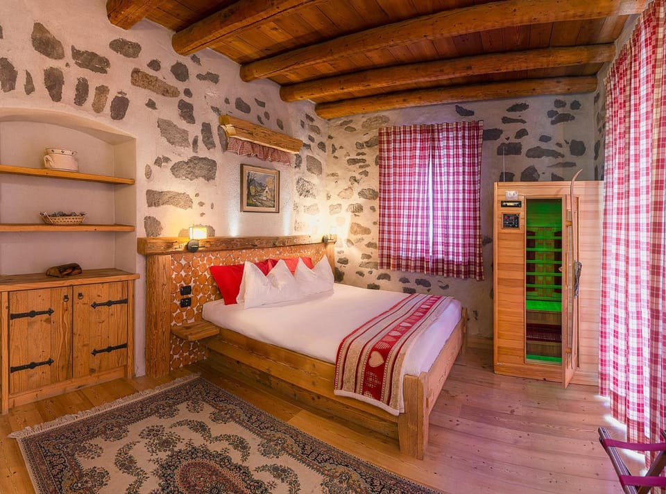 Sauna, Bedroom