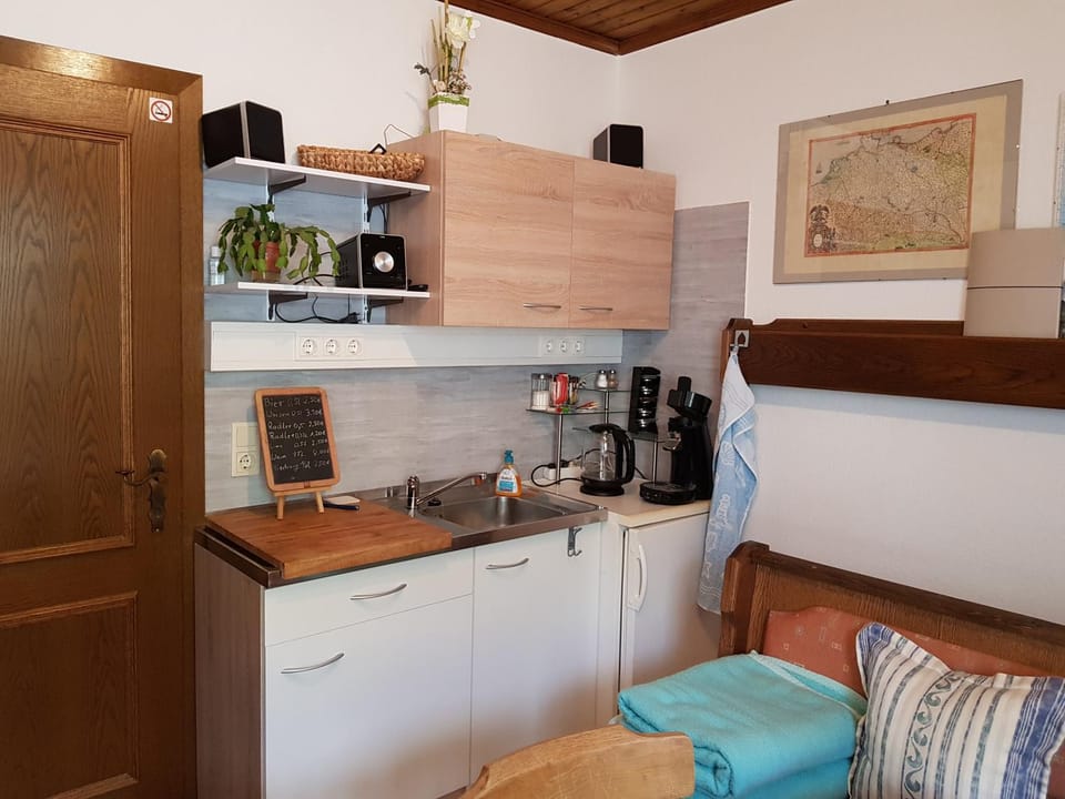Communal lounge/ TV room, Kitchen or kitchenette, Communal kitchen
