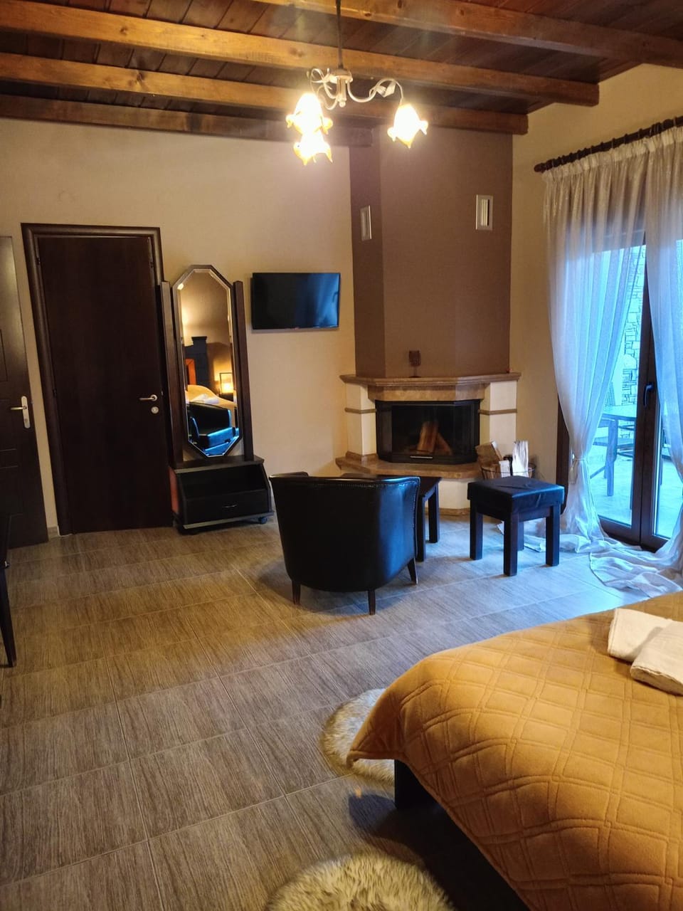 Photo of the whole room