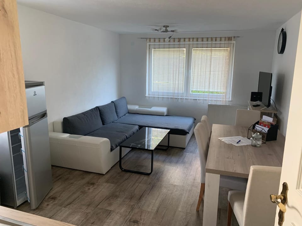 Living room, Seating area, Dining area
