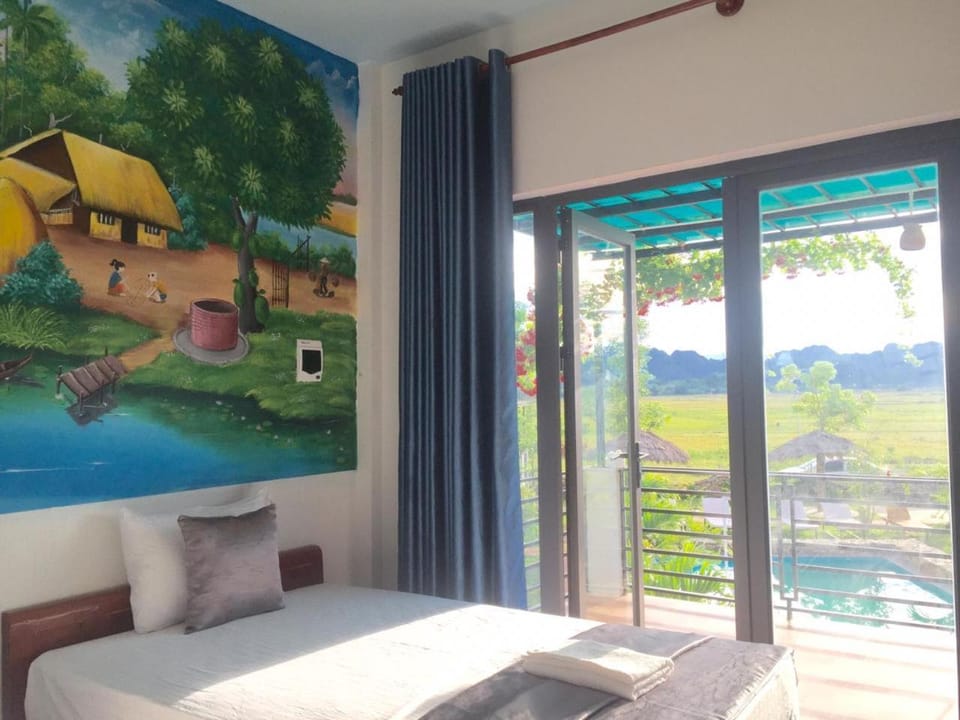 Bed, View (from property/room), Bedroom, Pool view