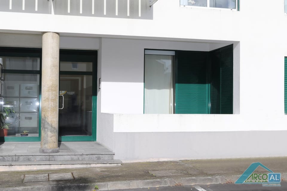 Facade/entrance, Balcony/Terrace