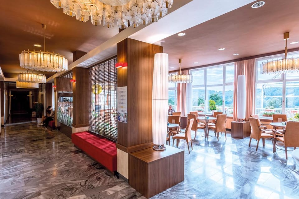 Restaurant/places to eat, Restaurant/places to eat, Lobby or reception, Lounge or bar