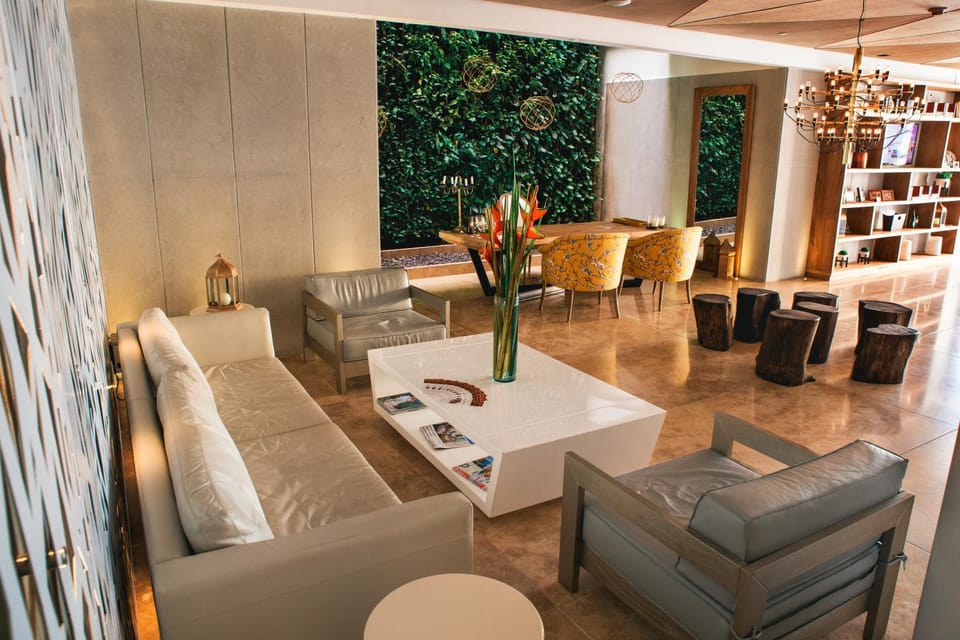 Living room, Lobby or reception, Seating area, concierge