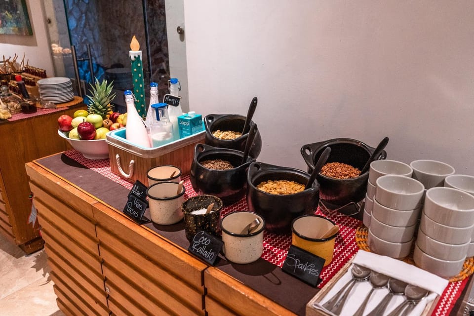 Restaurant/places to eat, Breakfast, Buffet breakfast, Drinks