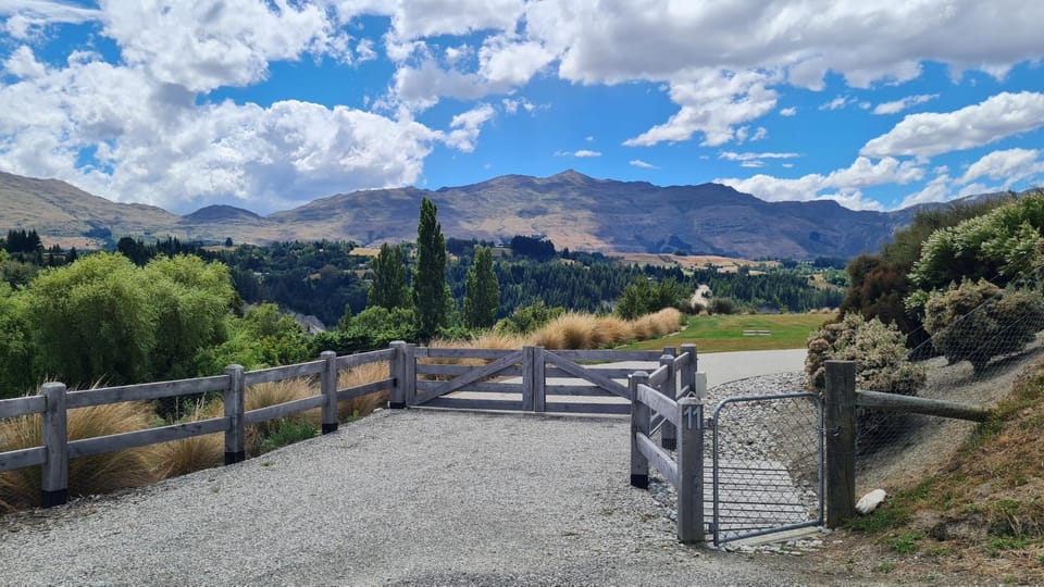 Nearby landmark, Facade/entrance, Day, Natural landscape, Mountain view