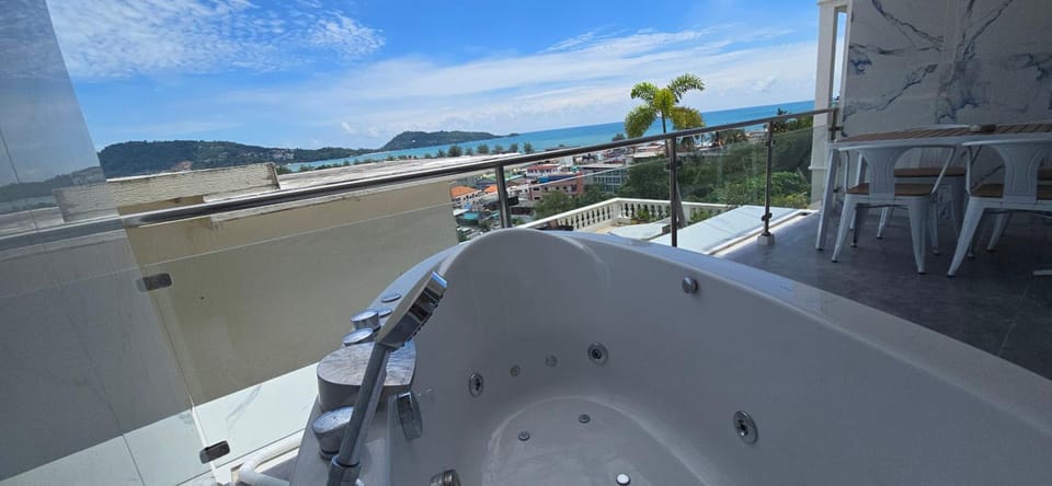 Hot Tub, Balcony/Terrace, Sea view