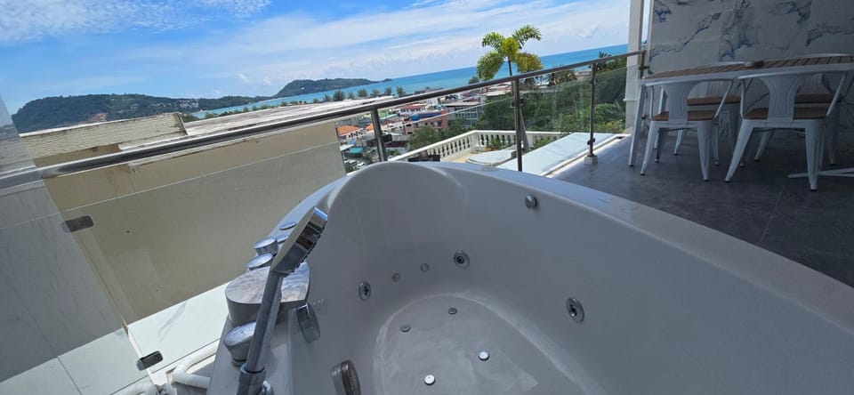 Hot Tub, Balcony/Terrace, Sea view