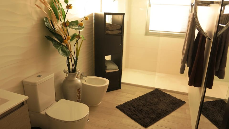 Toilet, Bathroom