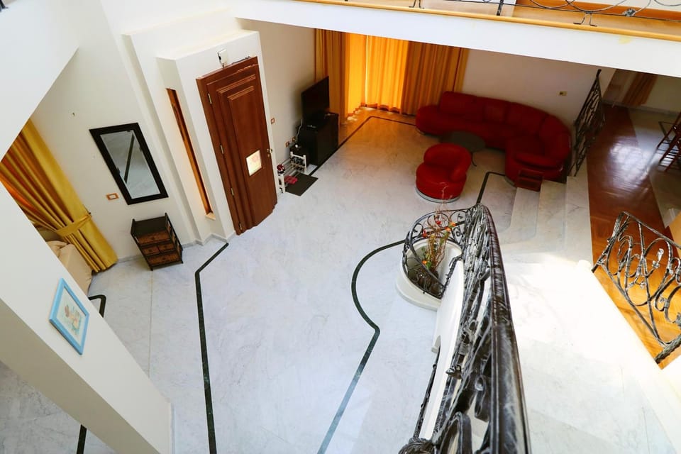 Communal lounge/ TV room, Lobby or reception