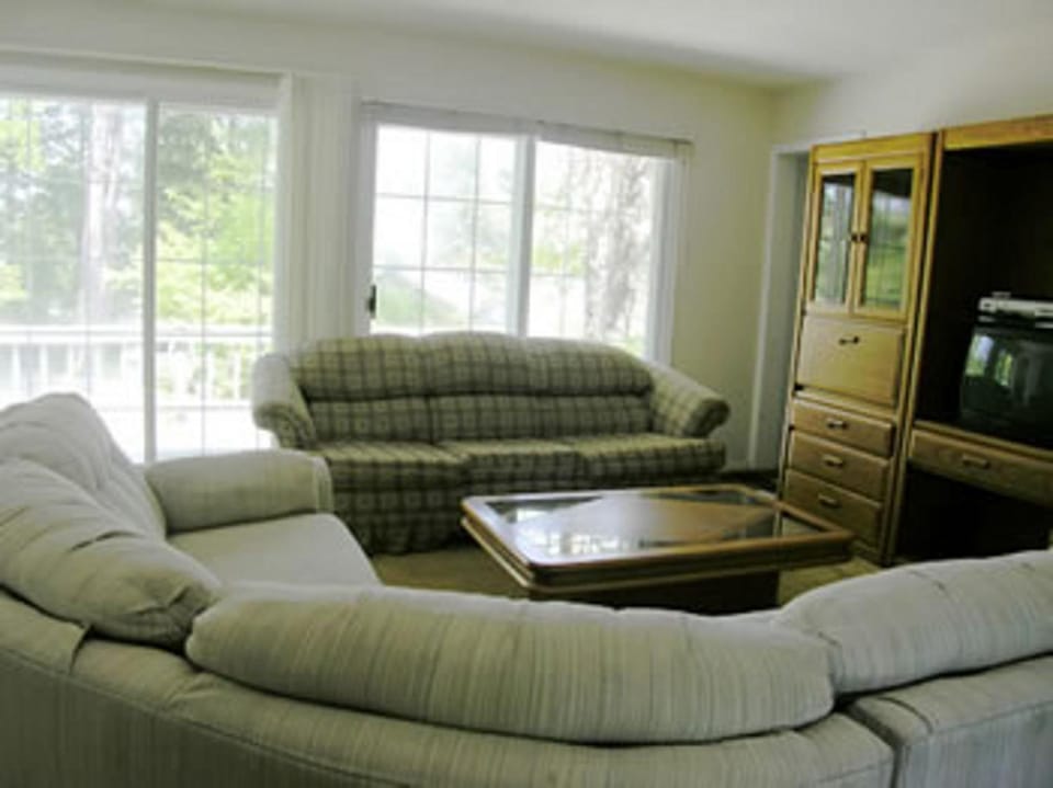 Day, Living room