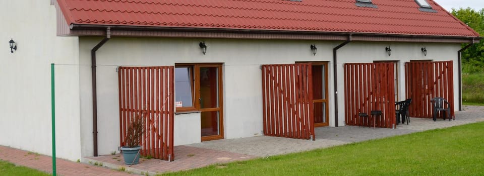Property building, Day, Summer, Balcony/Terrace