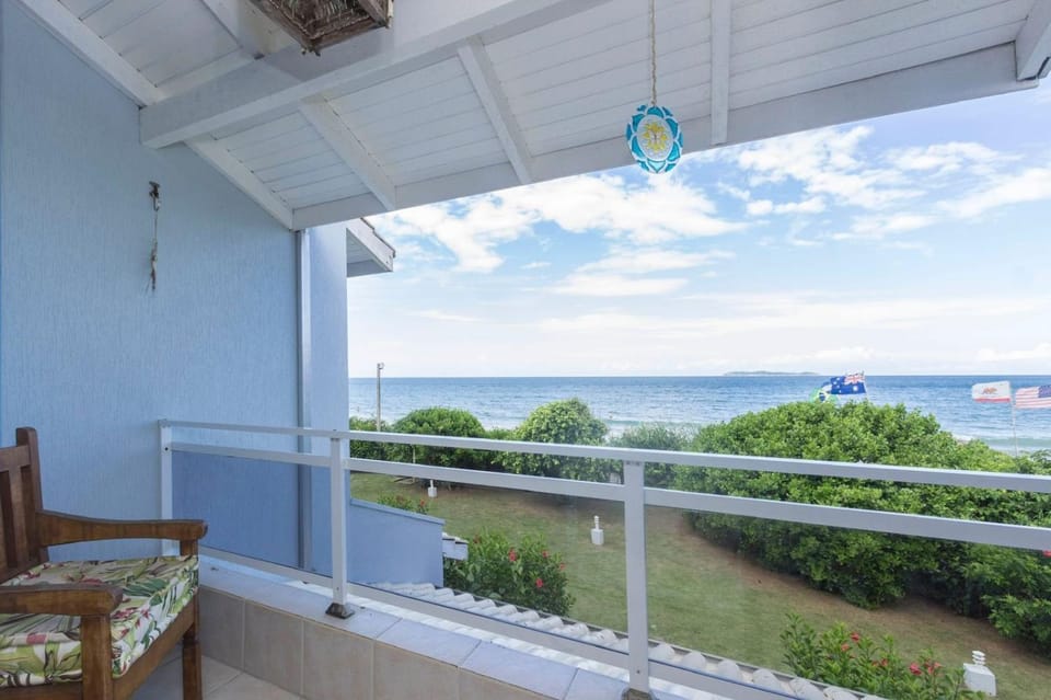Sobrado Frente ao Mar Mariscal para 6 e 8 Pessoas House in Bombinhas