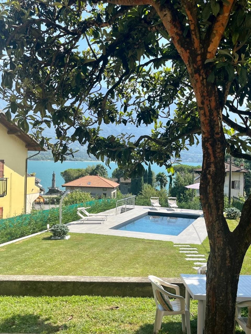 Lake view, Pool view, Swimming pool