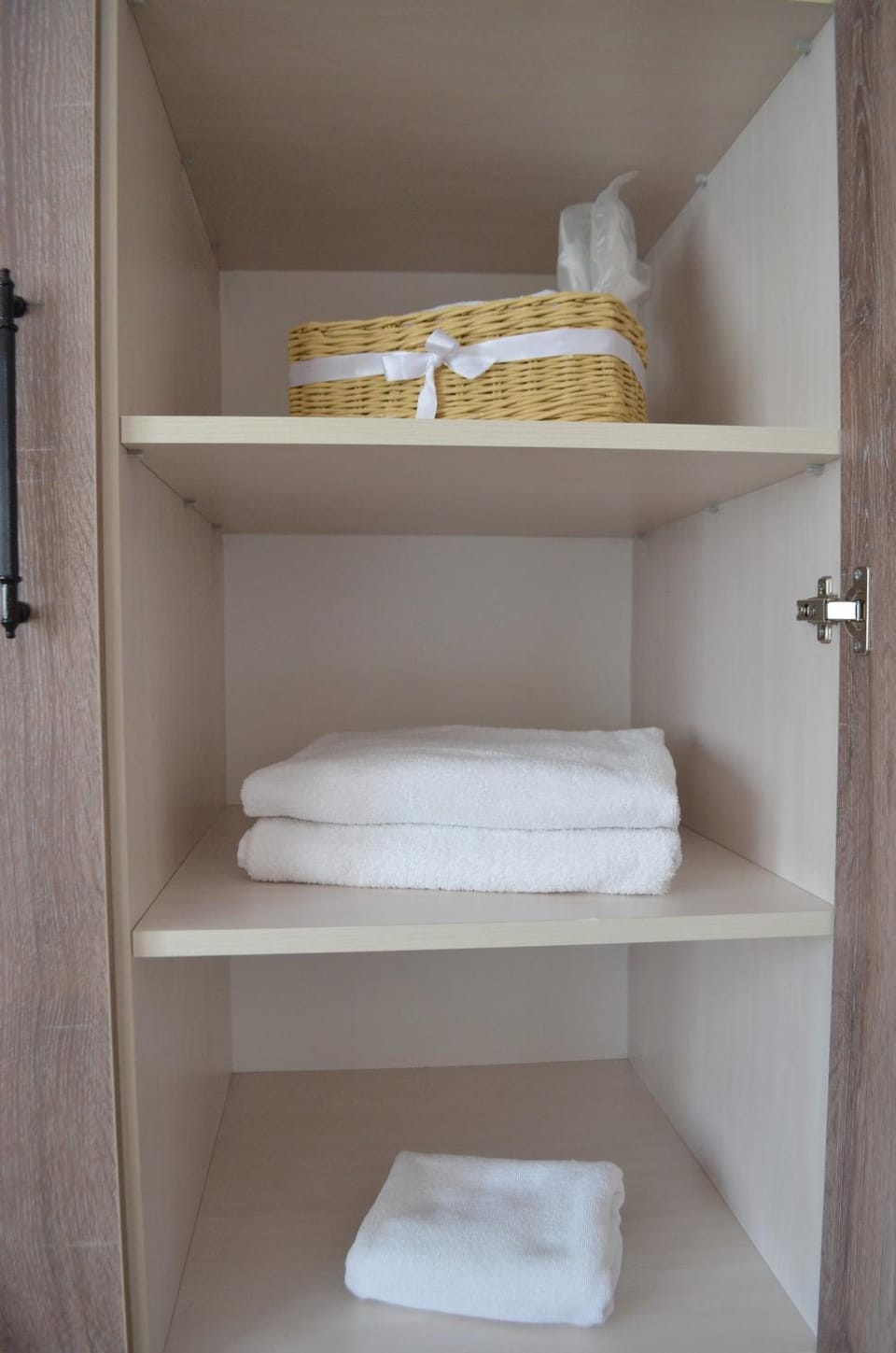 towels, wardrobe