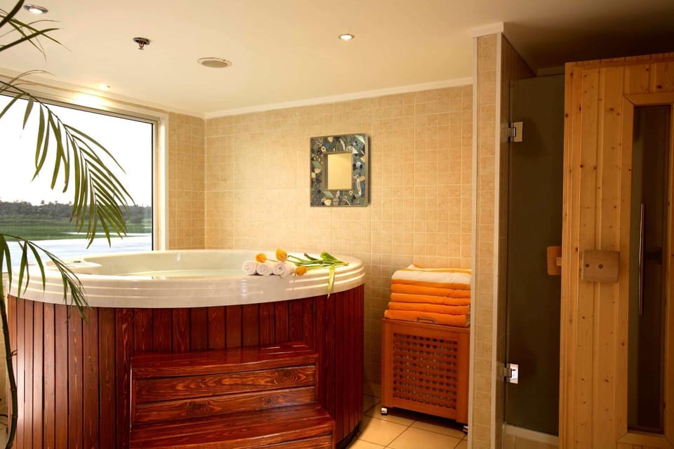 Hot Tub, Spa and wellness centre/facilities, On site
