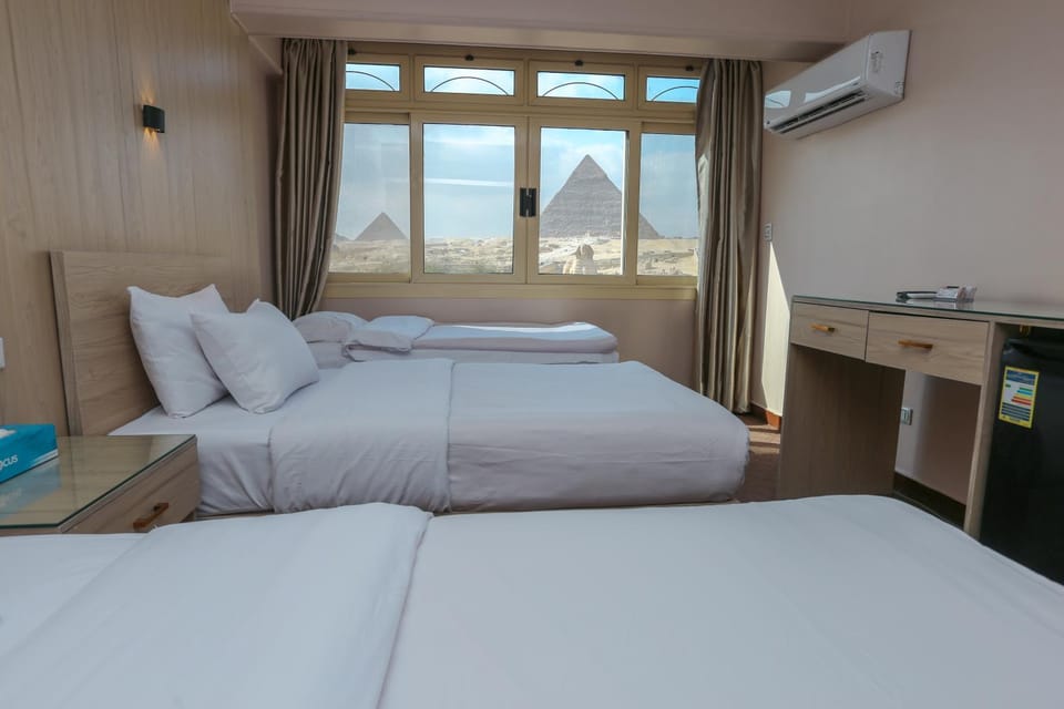 View (from property/room), Bedroom, Landmark view