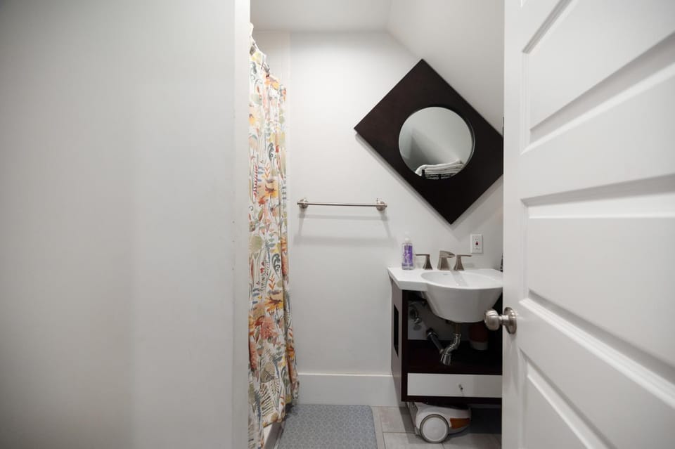 Amazing Location studio parking Apartment in North End Boston